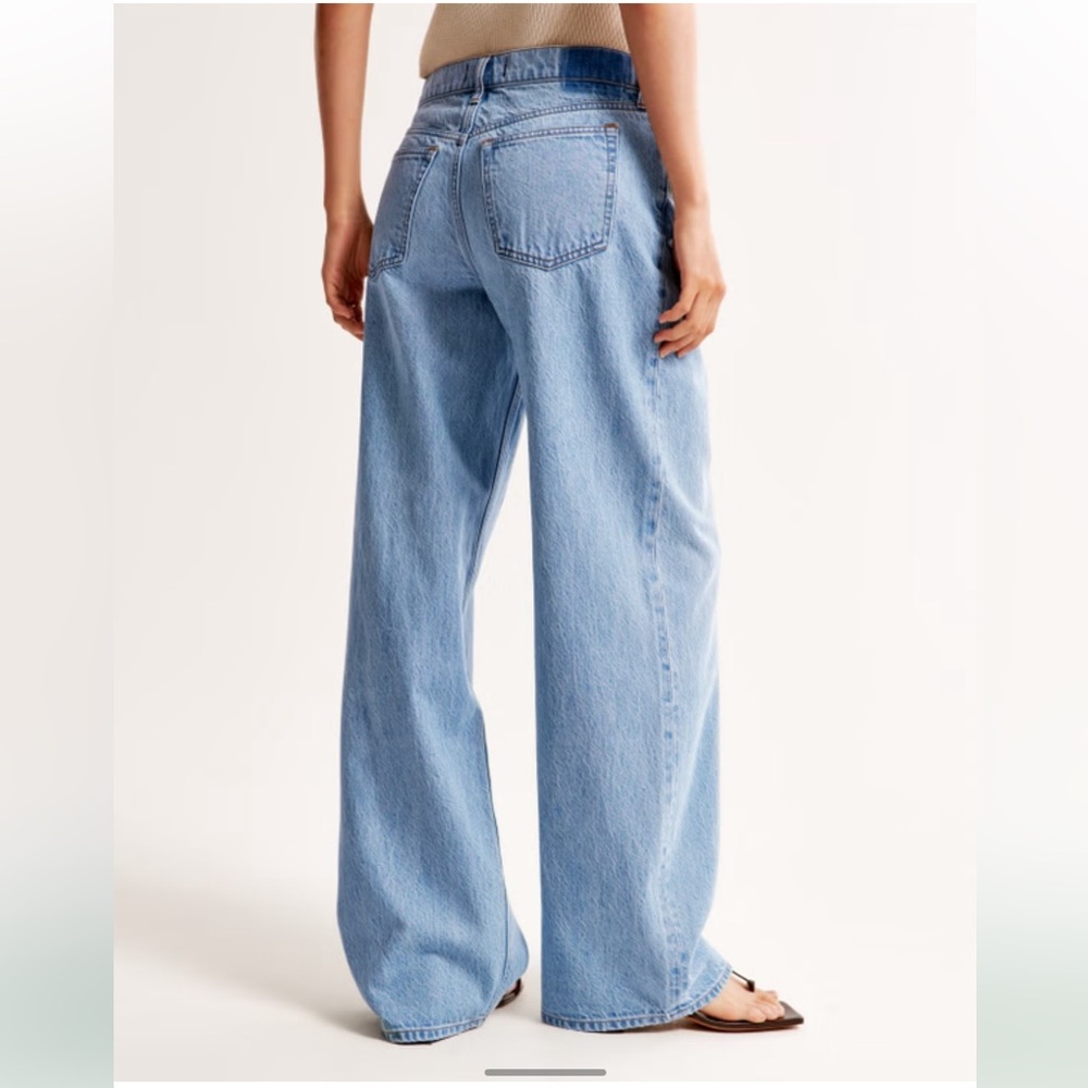 Abercrombie & Fitch Low Rise Ultra Loose Jeans Light Wash 31 Short - Picture 4 of 11